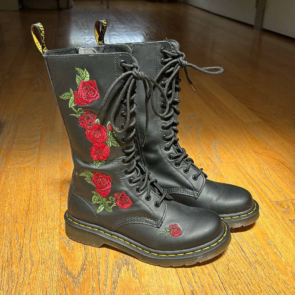 Dr. Martens Hi Vonda Boot Size 7 US/38EU